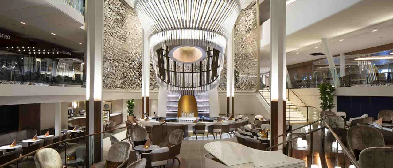 Grand Plaza, Celebrity Apex®